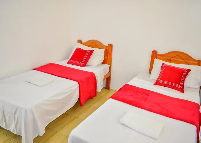 Hotel Papa Tasi Lakeside And Park