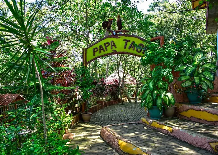 Papa Tasi Lakeside And Park 3*
